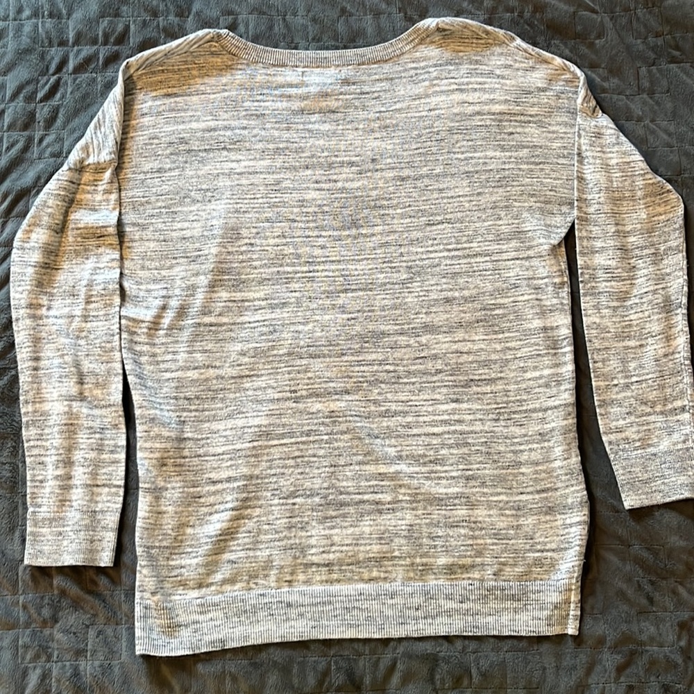GAP Lightweight High-Low Sweater - Picture 2 of 7